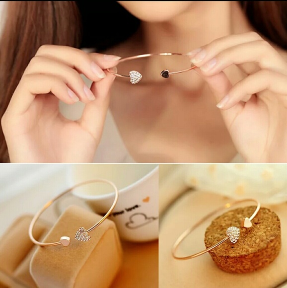 Womens Crystal Lovre Heart Open Braclet Bangle - Picture 1 of 5